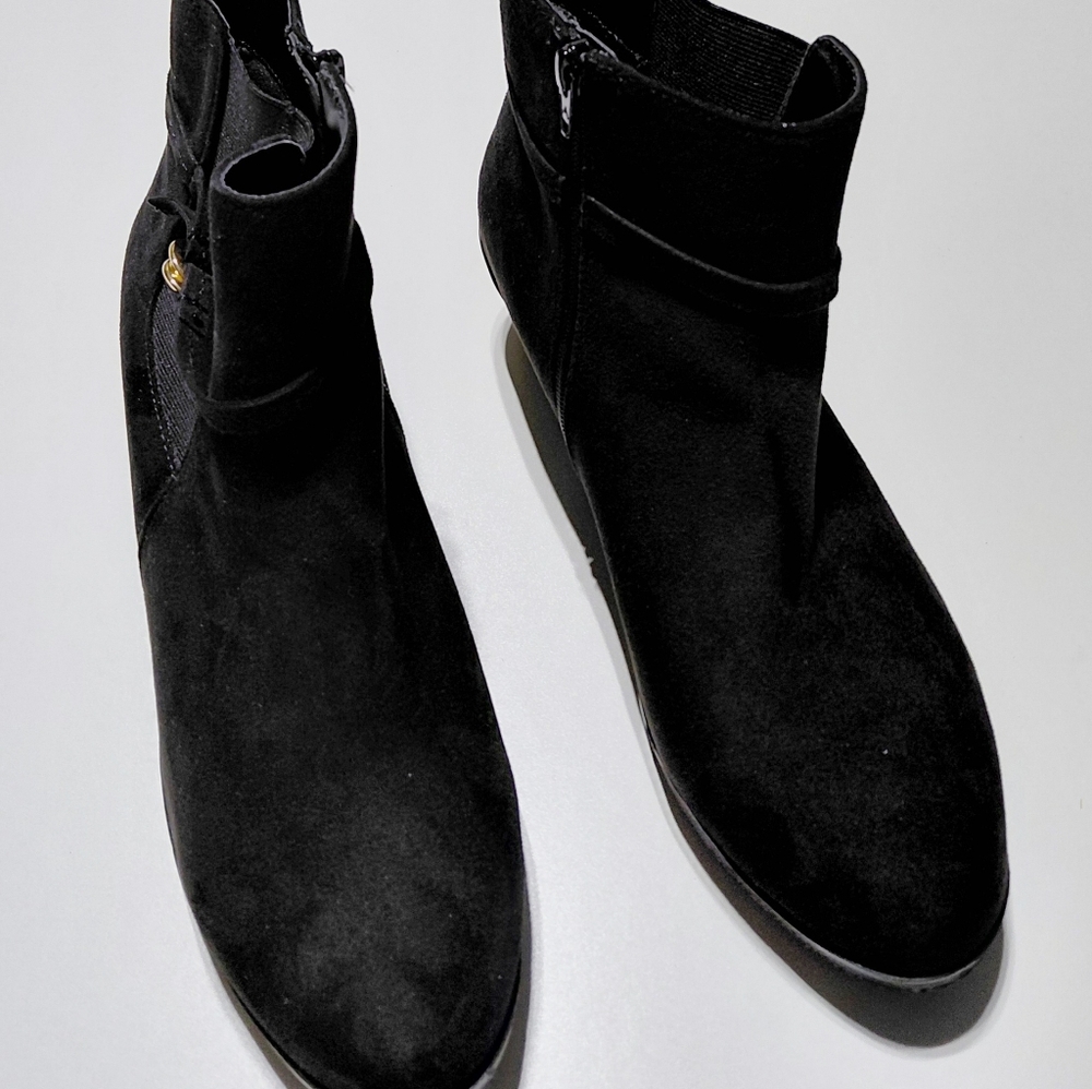 AEROSOLES Women's Black Comfort Wedge Bootie - 11 - Picture 4 of 9